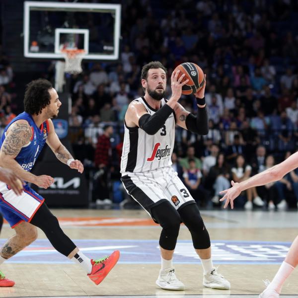 Basket Serie A, i risultati dei playoff: Virtus Bologna ko, Tortona e Venezia portano la serie a gara 5