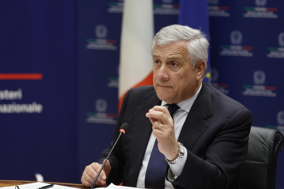 Tajani: “Migranti uno dei problemi più grossi dell’UE”