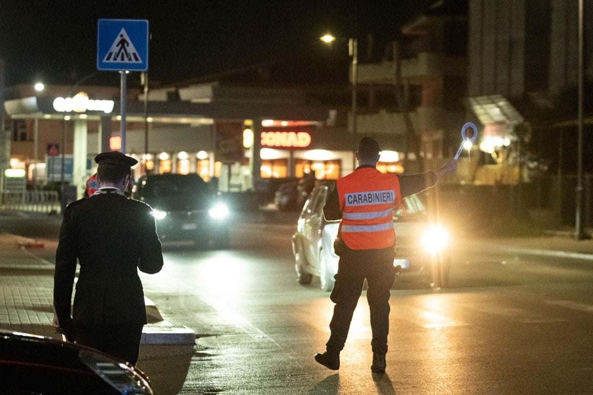 Roma, ubriaco fradicio scappa dai Carabinieri: folle inseguimento t…