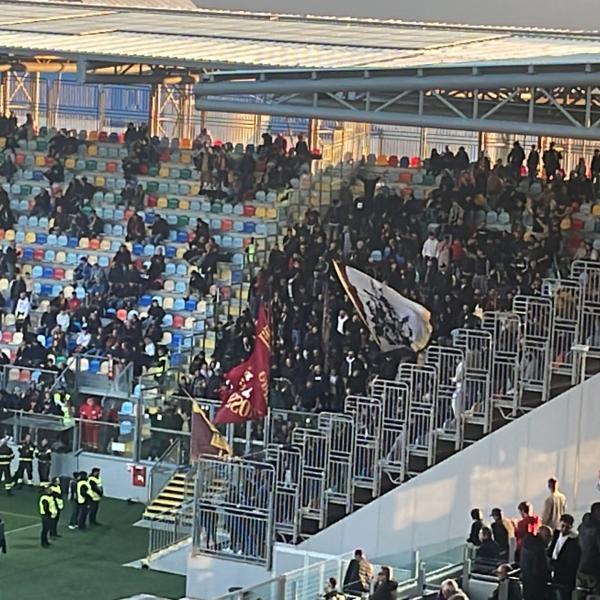 Frosinone – Roma le voci dei tifosi giallorossi in trasferta: “Ci aspettiamo tanto da Pellegrini” | VIDEO