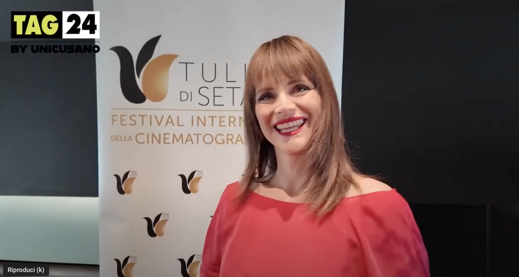 Lorena Bianchetti ai Tulipani di Seta Nera: “Mi presento ai tuoi su Rai 2 un successo, ma non so se tornerà. Il mondo ascolti Papa Francesco” | VIDEO