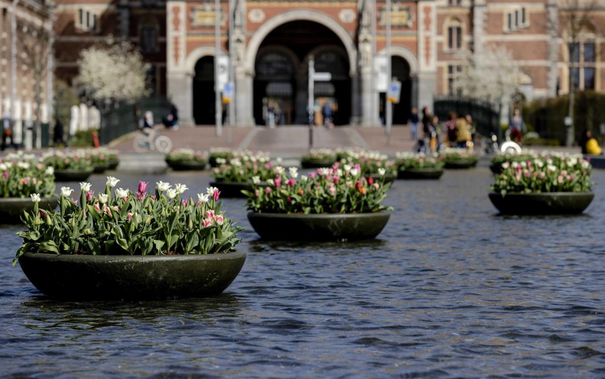 Amsterdam, crescono le proteste per il trasloco del quartiere a luc…