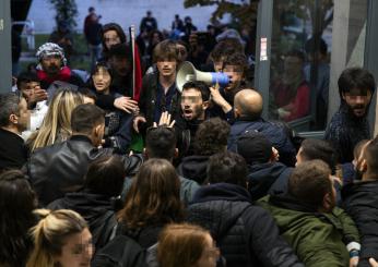 Roma, “Scipol occupata” e bandiere della Palestina: Scienze Politiche alla Sapienza in mano agli studenti