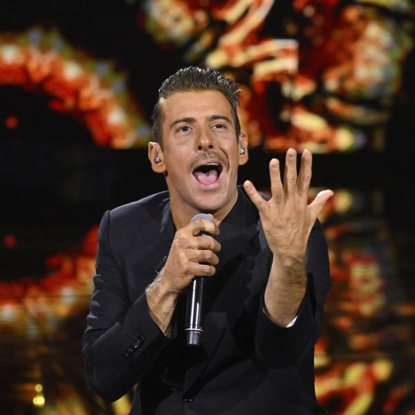 “Frutta malinconia”, testo e significato della nuova canzone di Francesco Gabbani