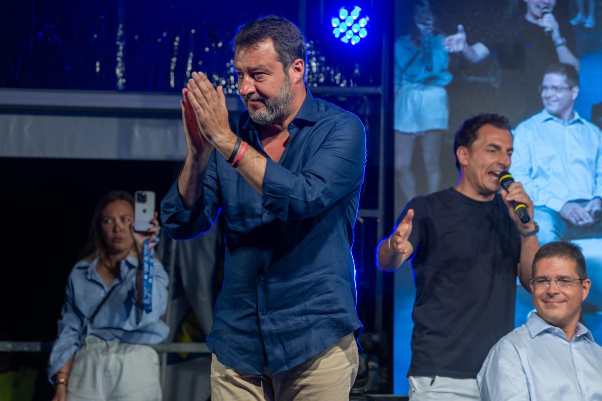 Cambiamento climatico, Salvini: “D’estate fa caldo, d’inverno fa fr…