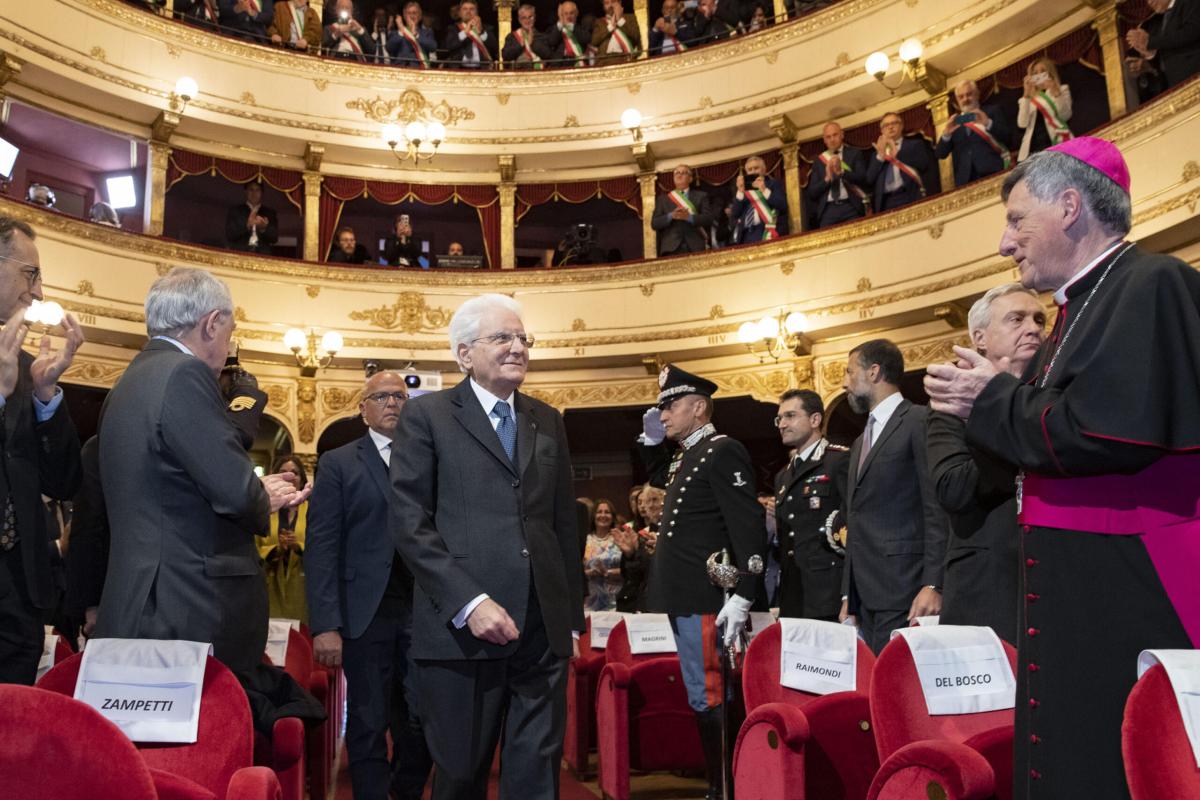 25 aprile, il ricordo di Mattarella: “La Costituzione nacque dove c…