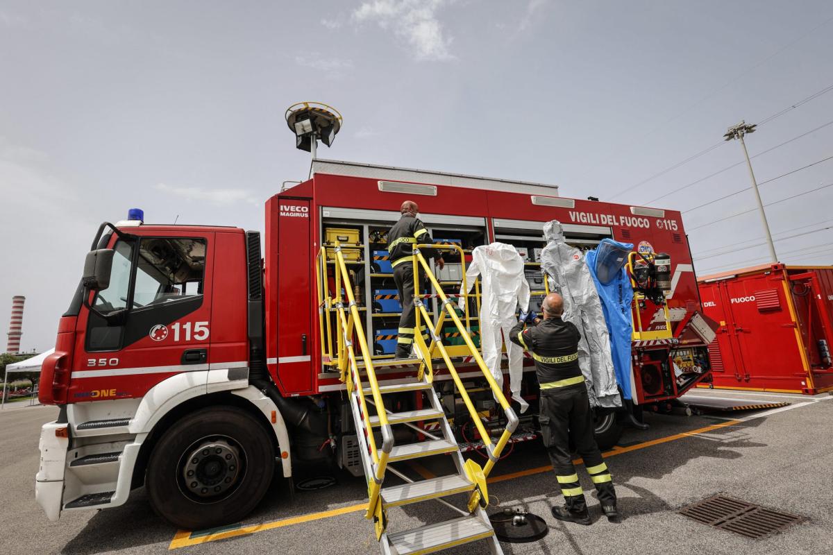 Incendio al centro commerciale Città Fiera di Martignacco (Ud):  fi…