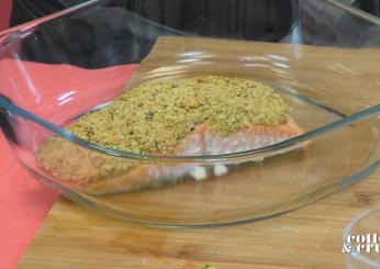 Come fare il salmone in crosta di pistacchi con la video ricetta