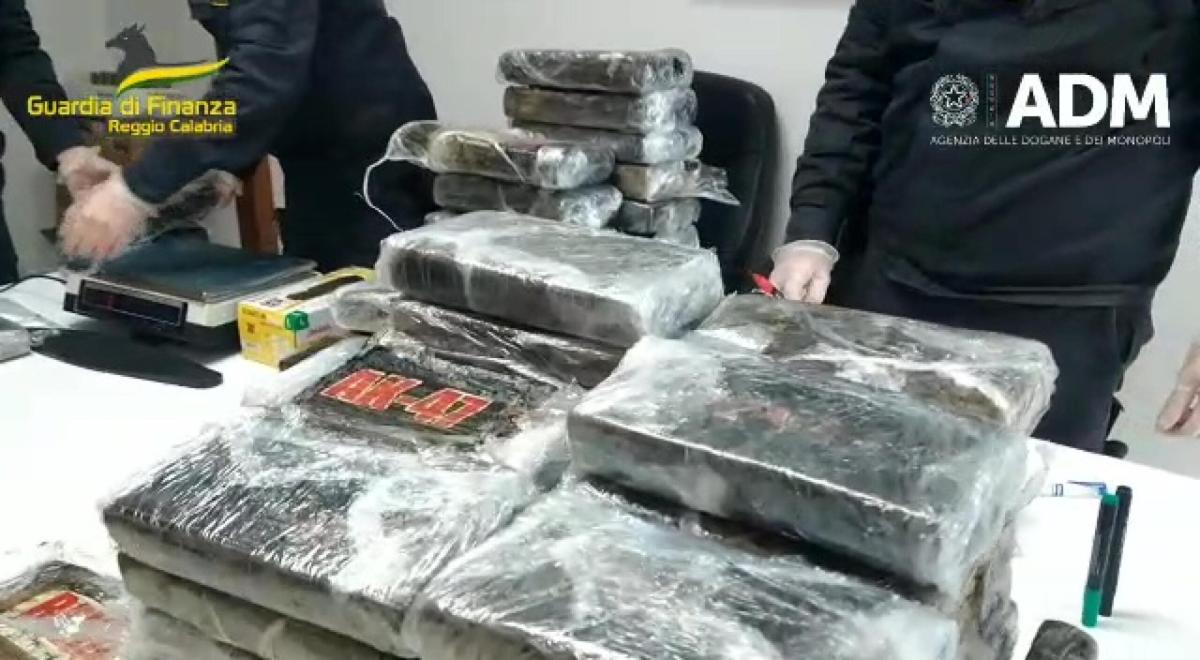 Traffico internazionale di droga in Brianza, sequestrati cocaina, h…