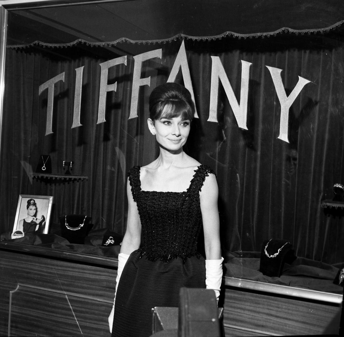 Audrey Hepburn: che malattia aveva l’attrice di “Colazione da Tiffany”? Figli, marito e film