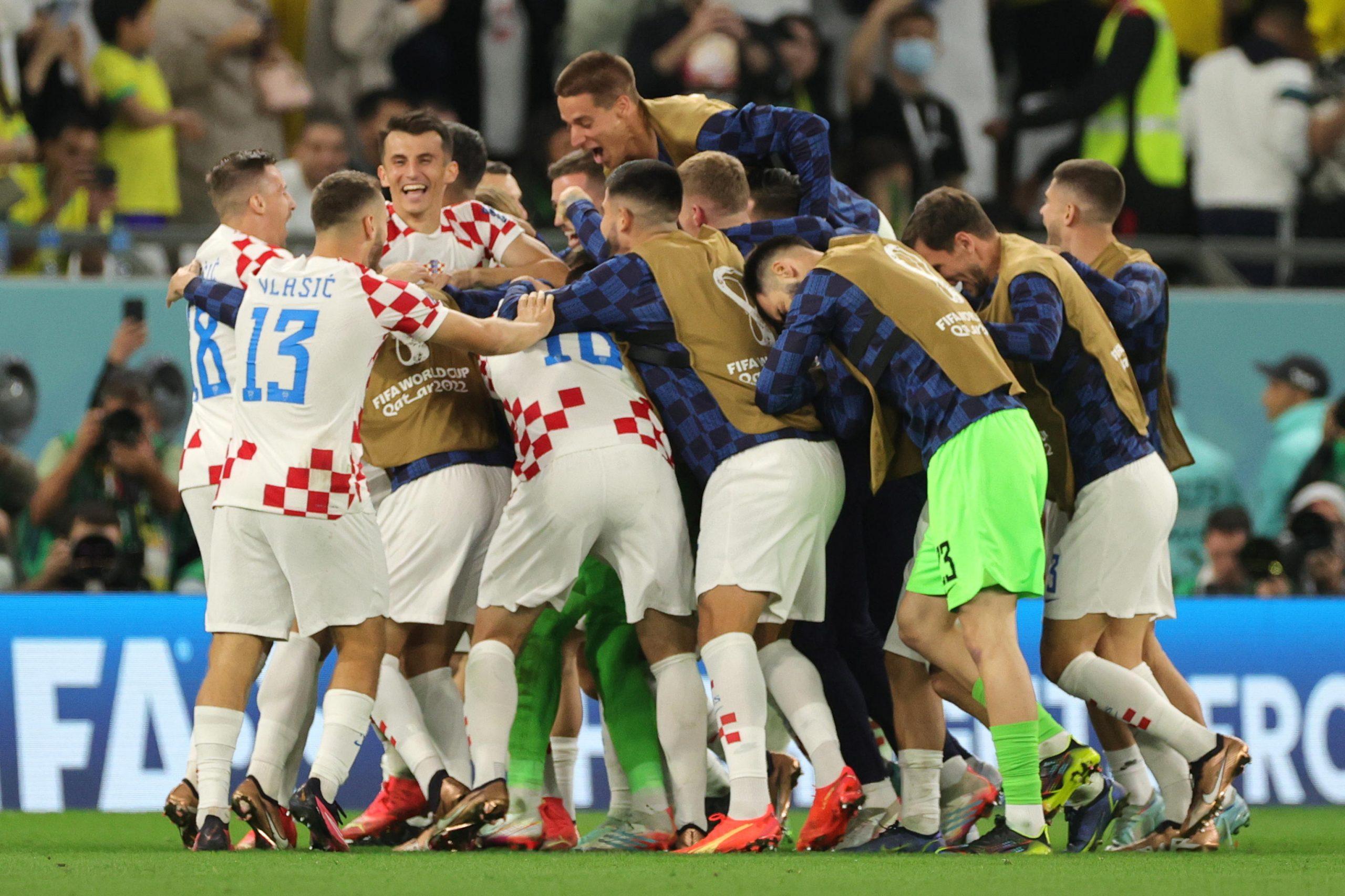 Chi è Dominik Livaković, il portiere che ha regalato la semifinale alla sua Croazia