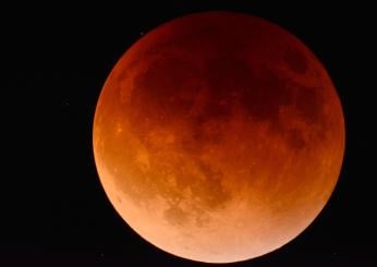 Eclissi lunare parziale del 28 ottobre 2023: cos’è e fasi