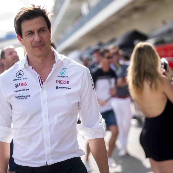 Formula 1, Toto Wolff onora la Red Bull: “Meritano le vittorie”