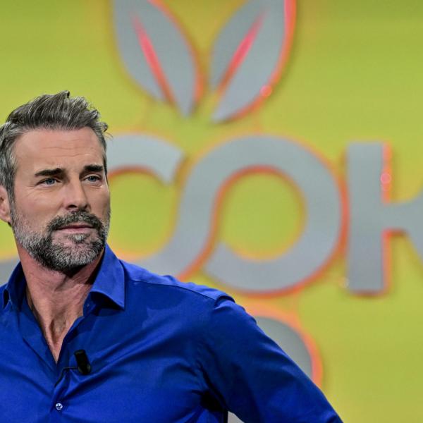 Flavio Montrucchio a “Cook 40”, quando va in onda il cooking show su Rai2? | VIDEO