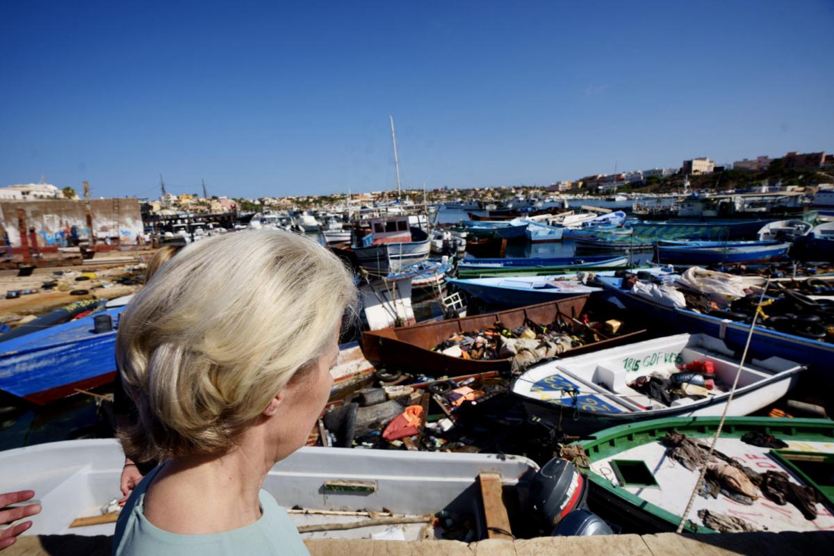 Emergenza Lampedusa, continuano i trasferimenti di migranti. Oggi i…