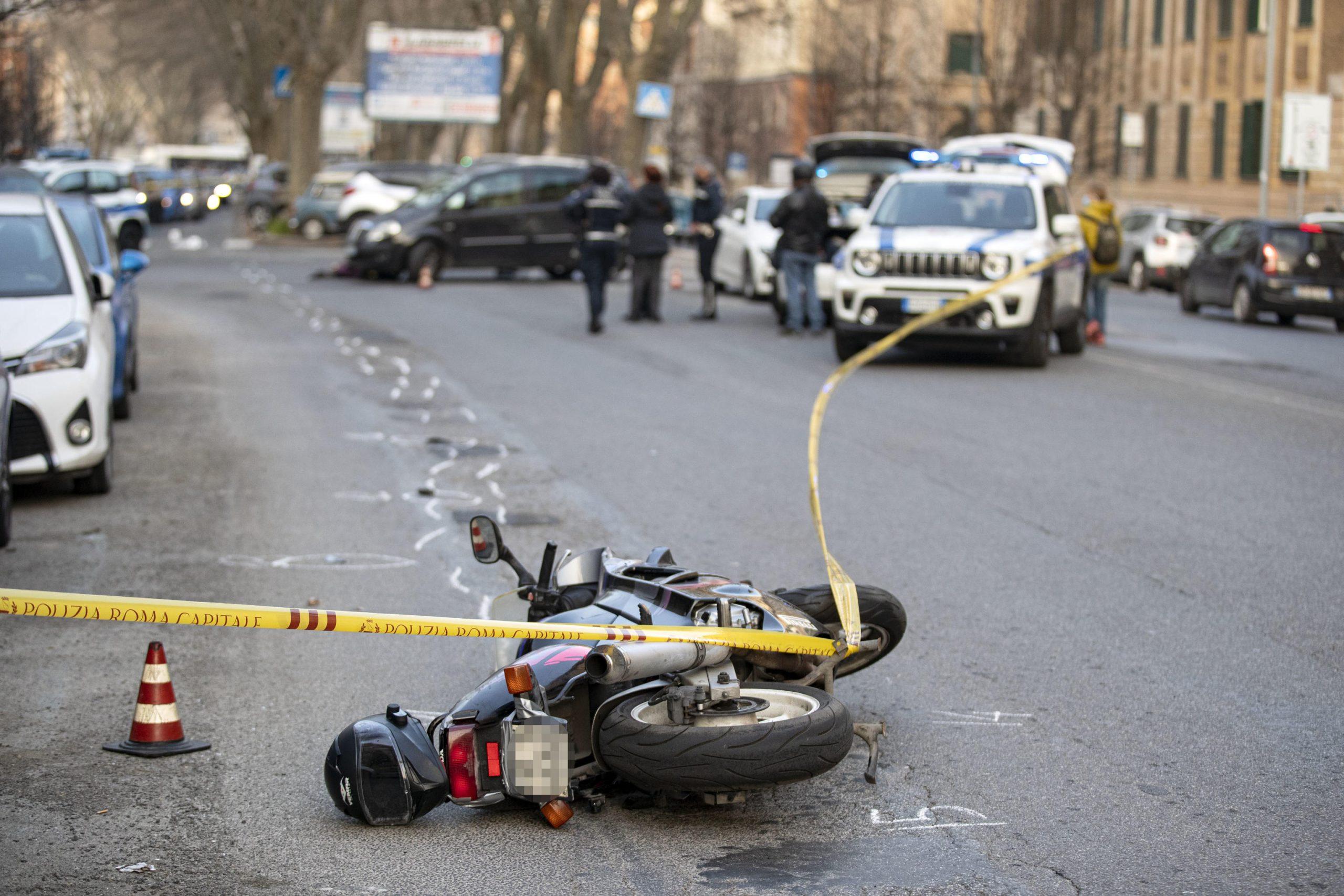 Incidente Ariccia: morto un motociclista di 70 anni