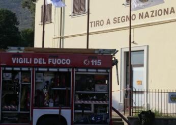 Prato, grave incendio al poligono di Galceti: due morti. Vigili del Fuoco sul posto