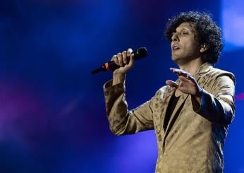 Ermal Meta annuncia un nuovo tour: i live nei teatri italiani nel 2025