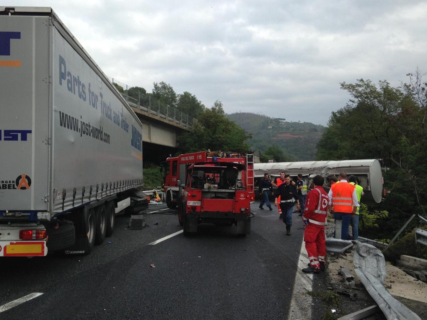 Ventimiglia, incidente in autostrada, coinvolte quattro auto e un tir. Chiusa l’A10