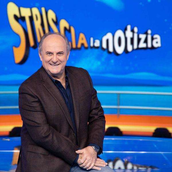 Gerry Scotti vincitore ai Meme Awards, il conduttore è il personaggio più memato dell’anno