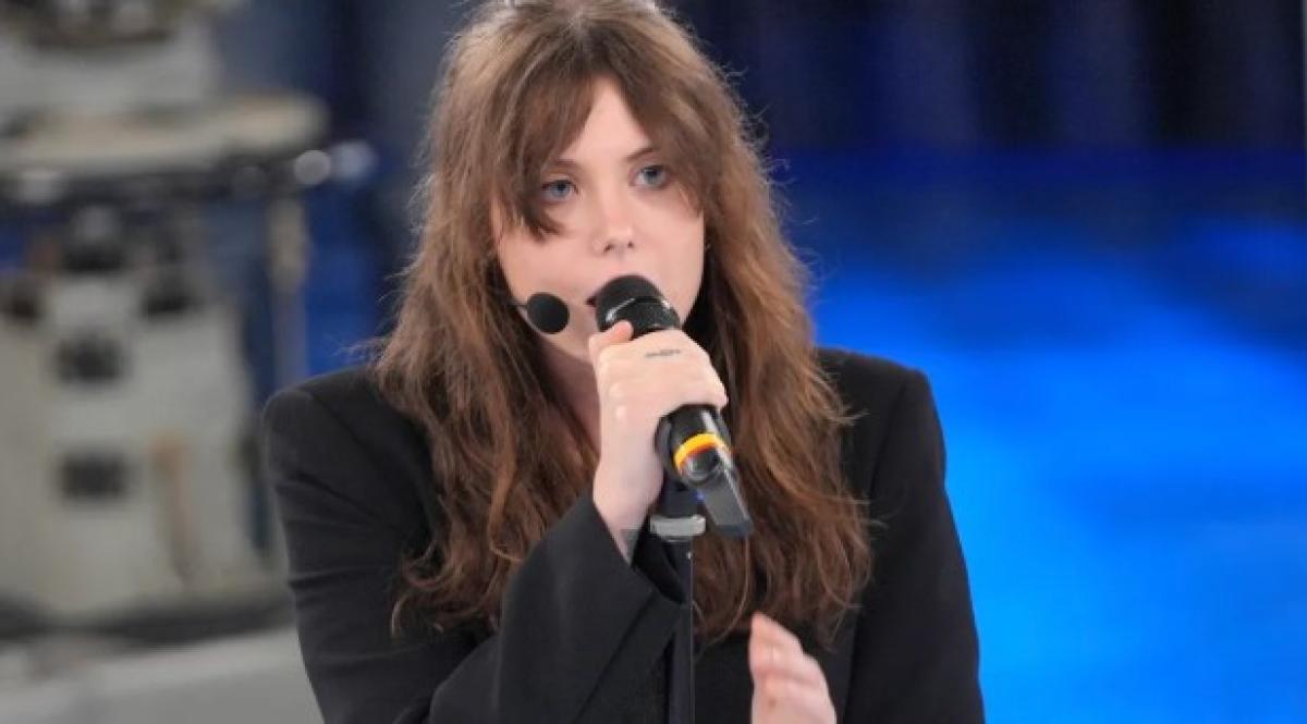 Chi è Lil Jolie? Età, vero nome, fidanzato e dove vive la cantante di “Amici”