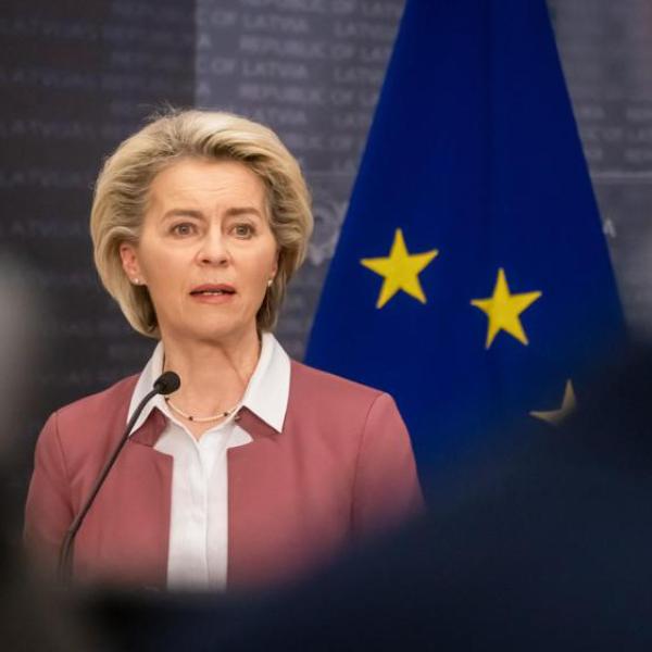 Caro energia, Von der Leyen: “Pronti a un tetto al prezzo del gas per produrre elettricità”