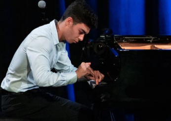 Gabriele Rossi, il pianista di tiktok da Tu sì que vales alla tournee con Gabry Ponte: “Mi vedrete anche in Rai”