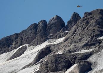 Valanga sulla Marmolada, travolta una persona: è stata estratta dalla neve