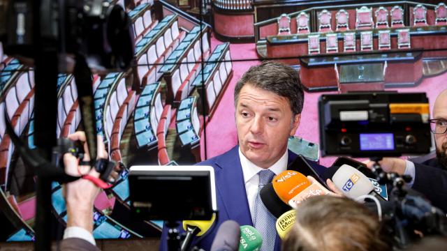 Manovra, il Governo ‘dedica’ una norma a Matteo Renzi, centrano le consulenze in Arabia