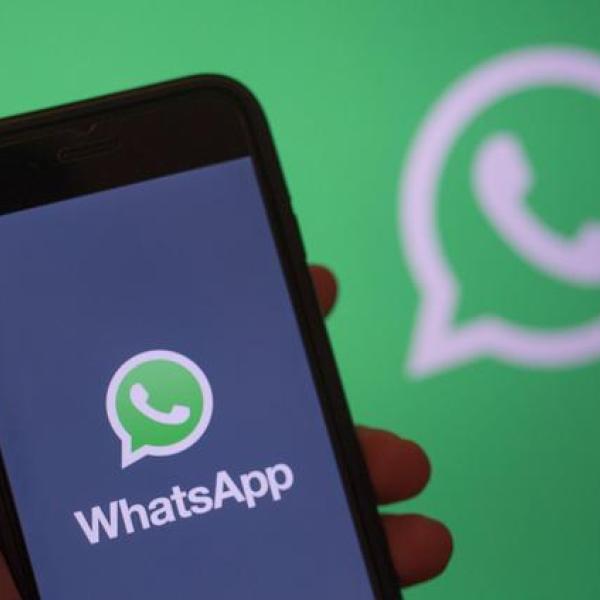 WhatsApp, arrivano i videomessaggi istantanei: cosa sono e come funzionano