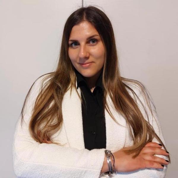 Francesca De Angelis, dalla laurea in Unicusano a Junior Accountant…