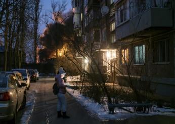 Guerra in Ucraina, droni russi colpiscono Kiev nella notte. Danneggiata anche un’infrastruttura energetica