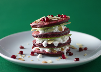 Pancakes alla barbabietola: l’idea perfetta per la colazione di Pasqua