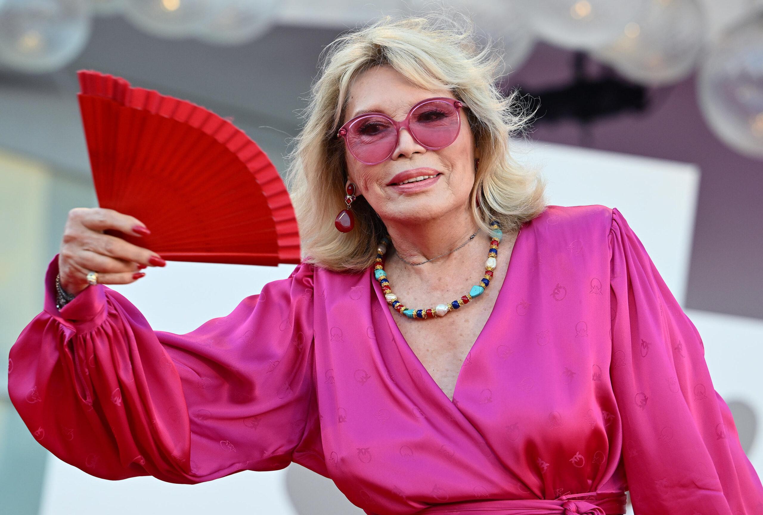 Tutti gli amori di Amanda Lear: Dalì, David Bowie, Miguel Bosé e Brian Jones