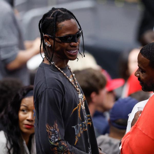 Nuovo arresto per Travis Scott: perché il rapper è finito in manette a Parigi?