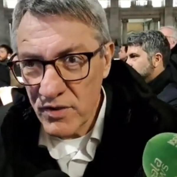 Manifestazione per Navalny a Roma, Landini (CGIL): “La difesa del diritto di parola e di pensiero è la ragione per cui siamo nati” | VIDEO