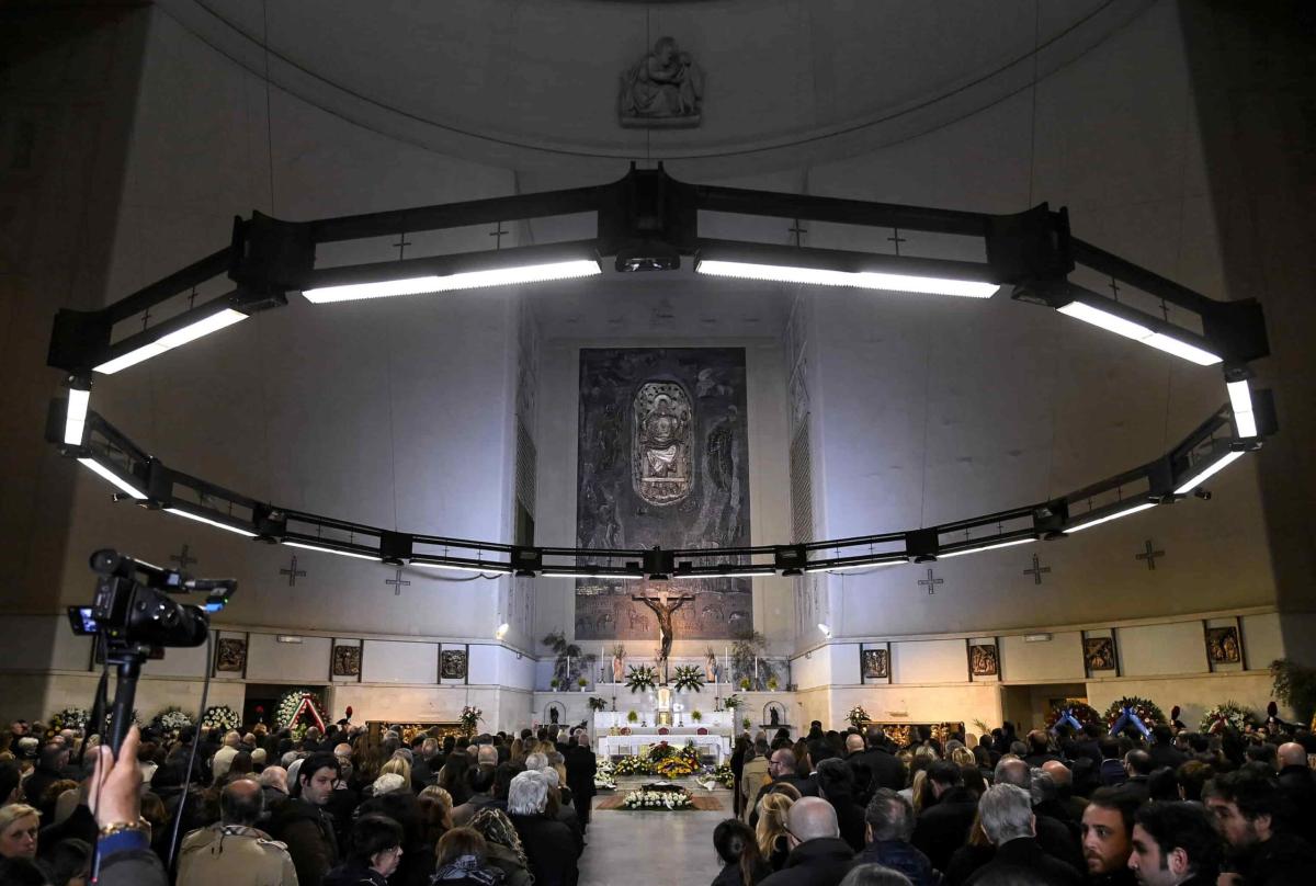 Attentato Tel Aviv, a Roma i funerali di Alessandro Parini