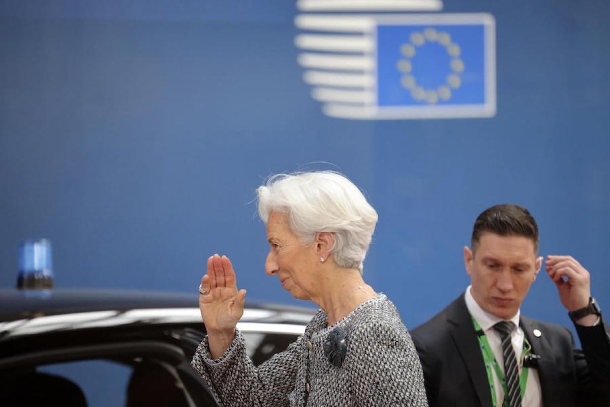 Eurozona, Lagarde: “Inflazione in calo ma le incertezze sono notevo…