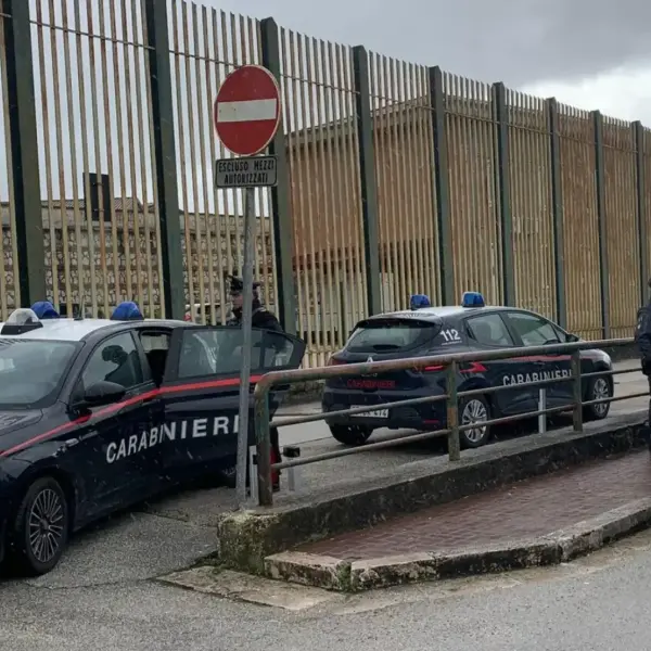 Avellino, consegna droga al figlio durante il colloquio in carcere: arrestata