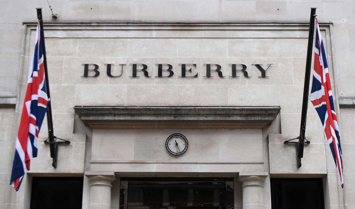 Burberry: via il direttore creativo Riccardo Tisci, al suo posto Da…