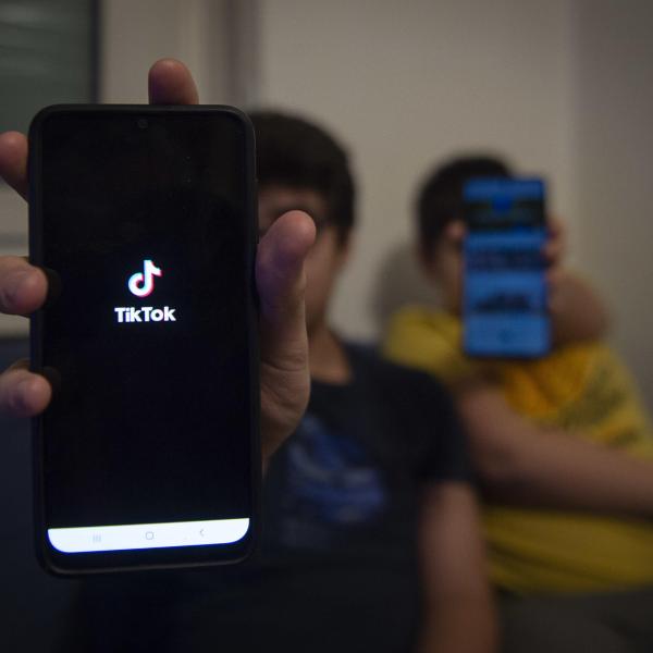 Il greco antico è il nuovo trend di TikTok che spopola sui social