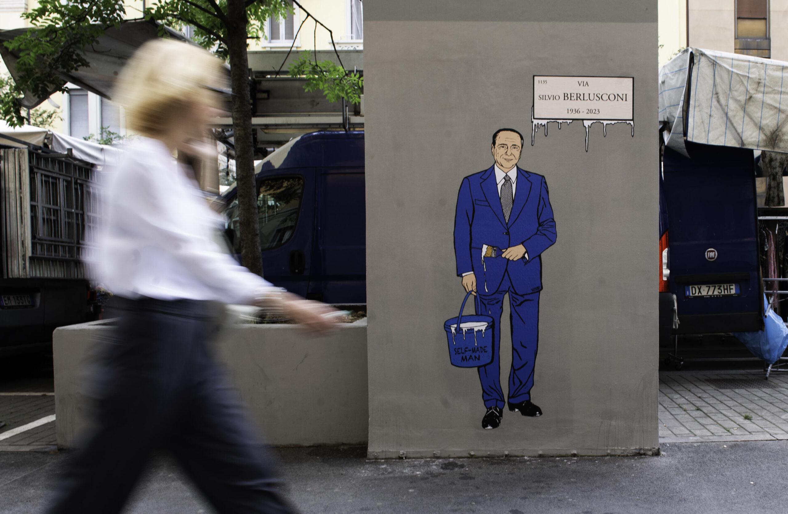 Vandalizzato il murale dedicato a Silvio Berlusconi a Milano