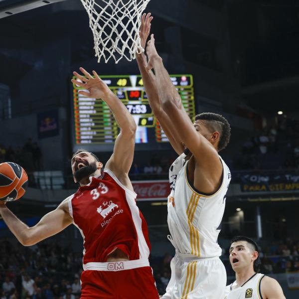 Eurolega, l’Olimpia Milano batte Baskonia: vince anche la Virtus