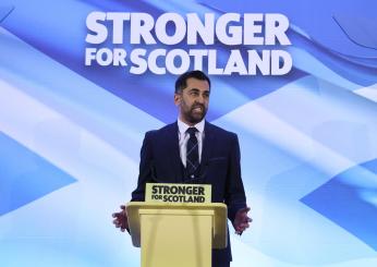 Chi è Humza Yousaf, il premier scozzese dimissionario e leader del Partito Nazionalista