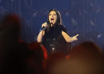 Laura Pausini aggiunge una data al tour 2024 in occasione del suo compleanno: l’annuncio sui social