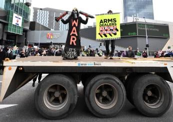 Australia, proteste contro la guerra fuori dall’expo armi a Melbourne: 39 arresti | VIDEO