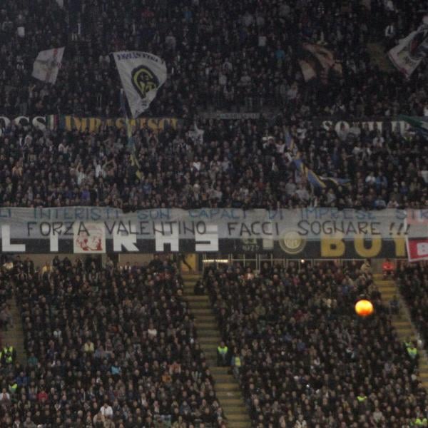 Chi sono i capi ultras di Inter e Milan arrestati? Colpite le due curve del Meazza: tra le accuse associazione per delinquere, estorsione e rissa