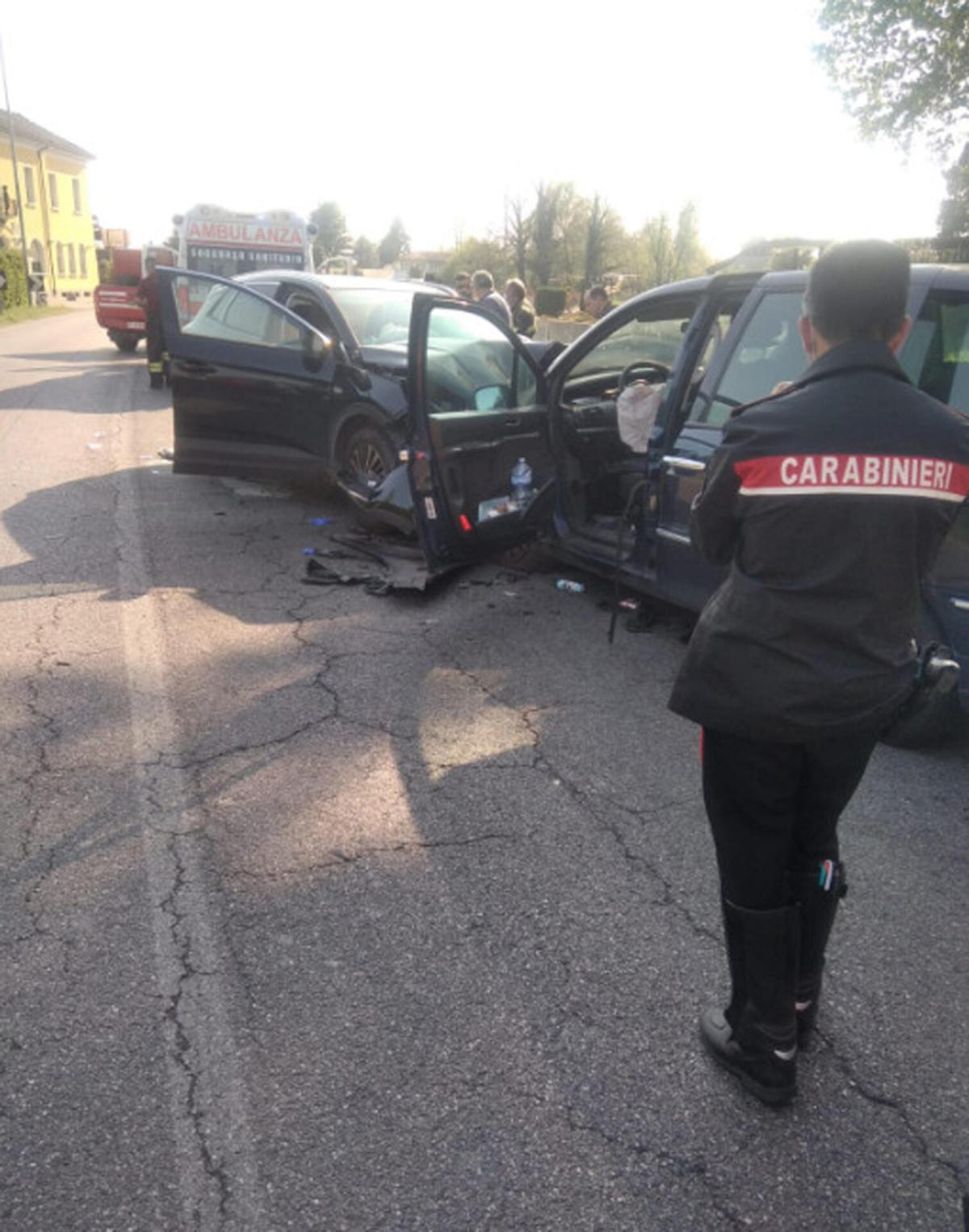 Incidente ad Agrigento oggi 28 settembre 2023: scontro tra auto, du…