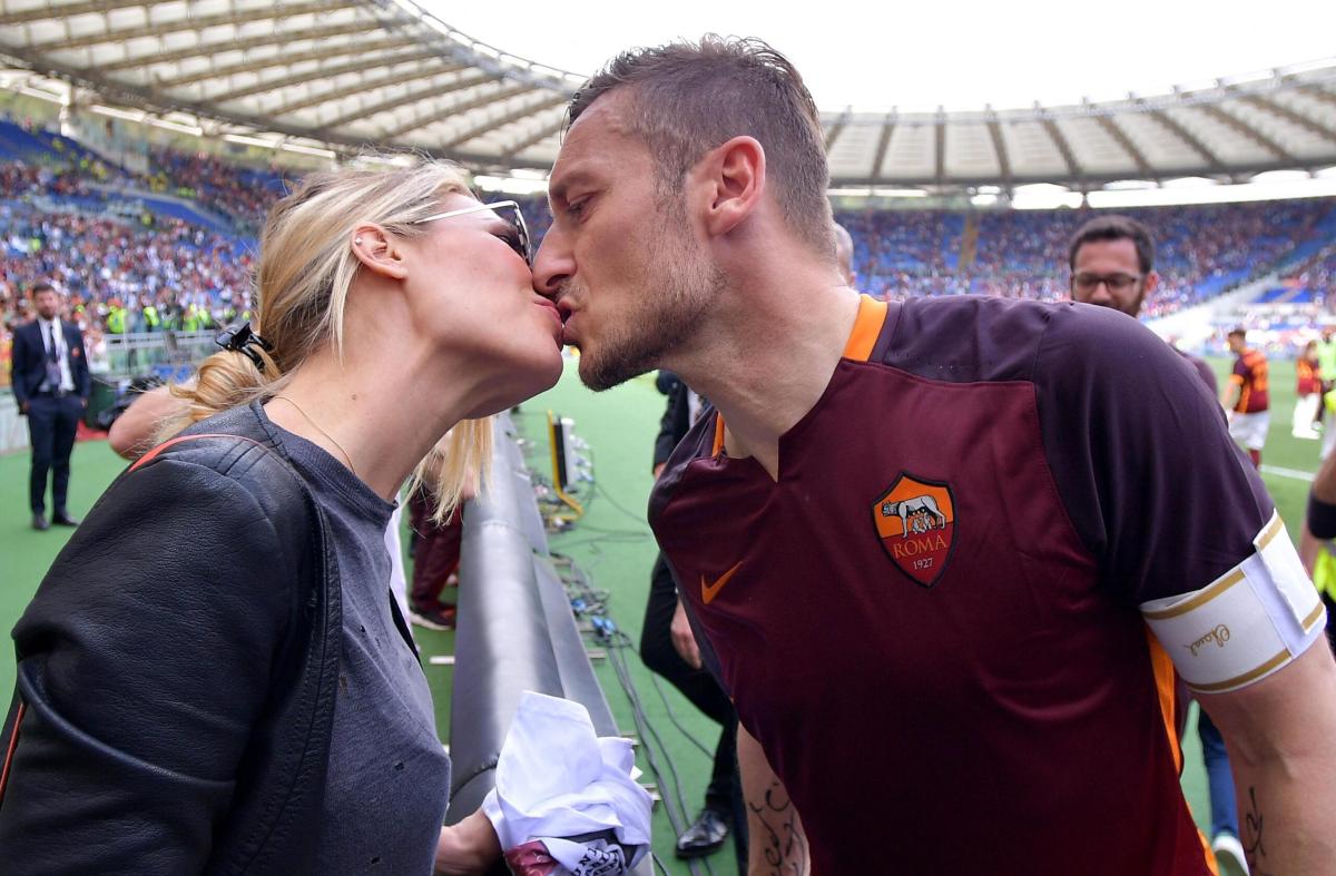 Ritorno di fiamma tra Totti e Ilary? “Si scambiano messaggi”