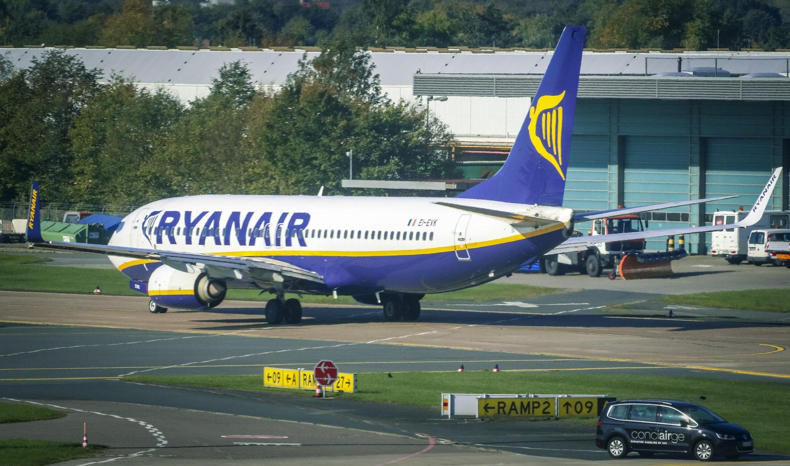 Ryanair, cancellati 400 voli in Europa a causa dello sciopero dei controllori francesi: la protesta del CEO O’Leary